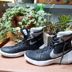 Nike 2015 hi-top hyperdunks.